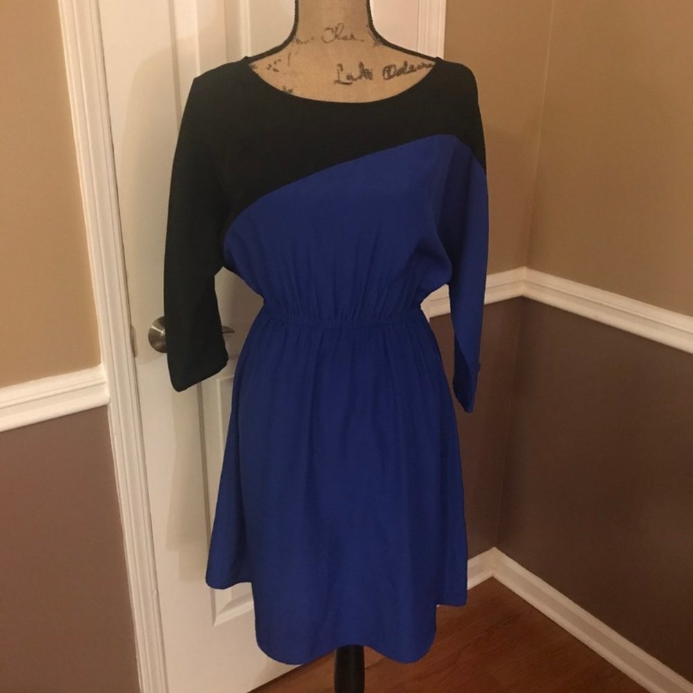 👛 Mossimo Dress with cinched waist